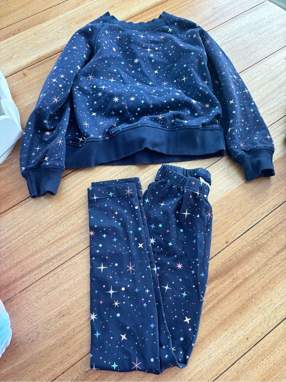 Hanna Andersson Holiday French Terry sweatshirt and leggings set - 6-7T